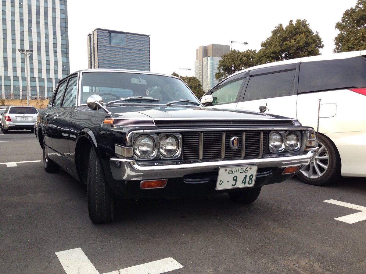 東京フリート株式会社 なんかクジラクラウンが流行っている と耳にしたので便乗してみます 昭和49年12月登録 80系 クラウン発表後の登録遅れ のms60オーナーdxです 一説には東京トヨペット在庫処分お買い得仕様との噂があります パワステと