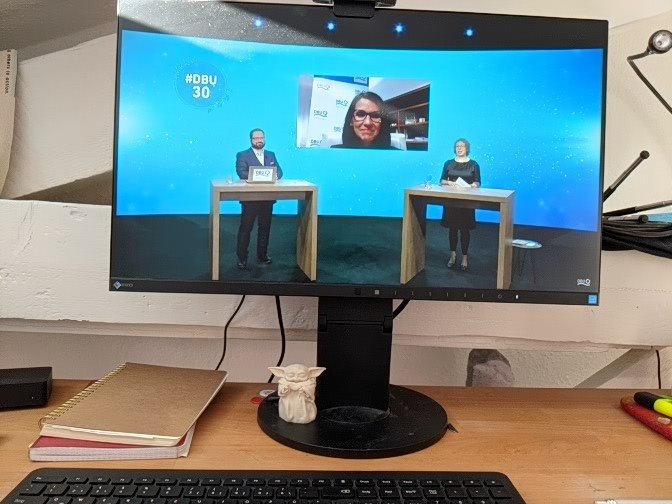 Gemeinsam zu Zeiten von Corona den 30. Geburtstag der <a href="/umweltstiftung/">DBU</a> feiern. Herzlichen Glückwunsch! Macht weiter so! 🎉 #DBU30