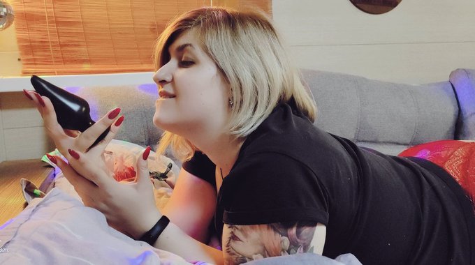 Where do you think I should put that?   Spoiler: MY ass is not a right answer ⛔ https://t.co/5qW7q5t