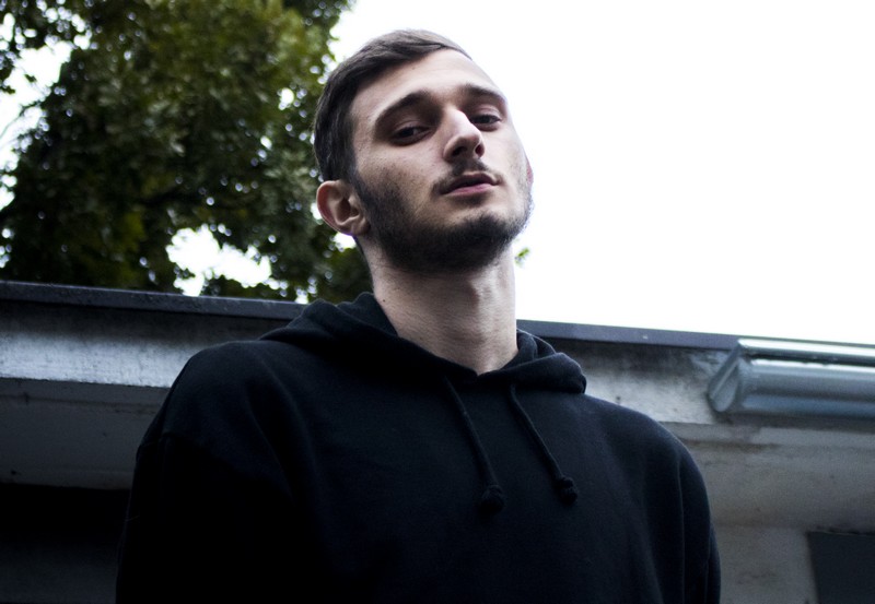 StarryMag's tweet photo. .@robykoenigs fans check out Editor @NotYerAvgChick's exclusive interview with the #EDM and #trap artist about recent track #AloneintheNight at https://t.co/vp9H5gyBZ7! #rapper #distrokid #newmusic #trapmusic https://t.co/CJaodAyYo9