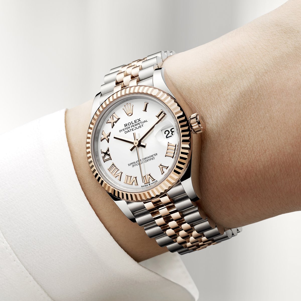 Lux Bond &amp; Green on Twitter: &quot;The classic feminine watch. The Rolex Lady-Datejust in Oystersteel and Everose gold, 28 mm case, white dial, a Jubilee bracelet. #Rolex #LadyDatejust #LuxBondGreen #EveryBoxHasAStory #WestHartford #MoheganSun #