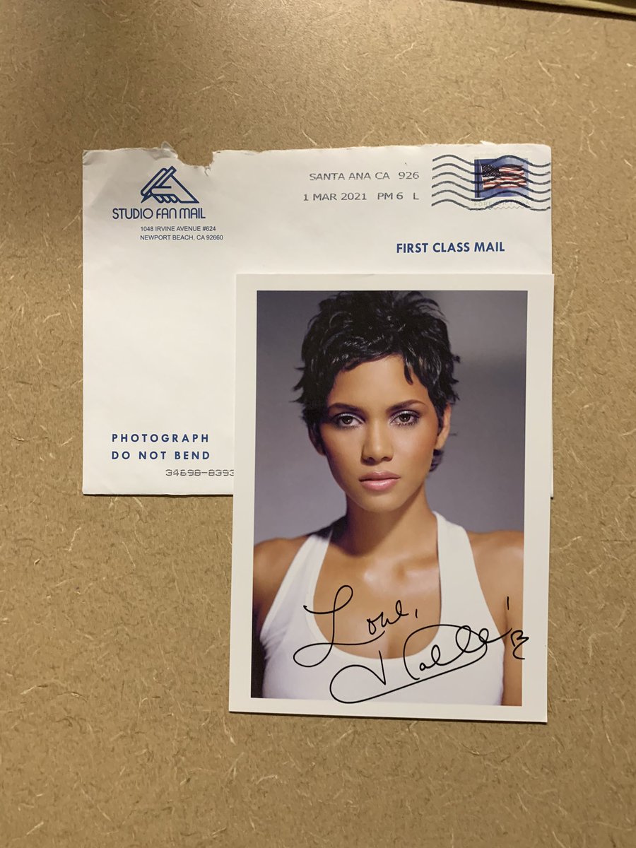 memorabiliaddy's tweet photo. #HalleBerry #actor #TV #movies #TTM #Memorabilia #Autograph #Autographs #AutographCollector #AutographCollection #GreatGal #ThankYou #TTMSuccess #TTMAutographs #MailDay #EmailRequest https://t.co/zDIdCiIlXY