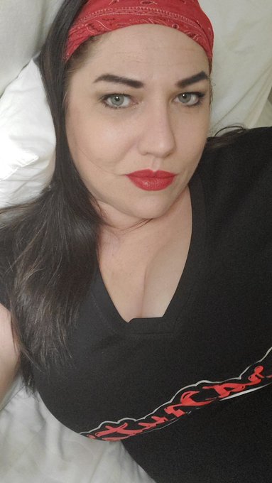 Me and @SupermandaFL made it to LA!!! https://t.co/R18GGXnieH<a class="tags" href="/tag/supermandafl">@supermandafl</a><a href="/tag/mvsales"class="tags"><span>#mvsales</span></a>