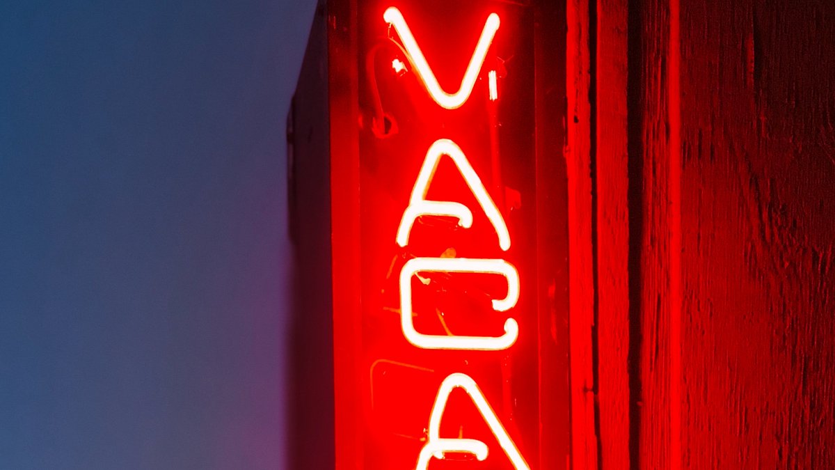 ILRReview's tweet image. It&apos;s not you, it&apos;s me. Andrew Weaver of @LER_Illinois presents evidence for why employers experience hiring difficulties. He finds that technical skill demands are not associated with greater hiring problems, read more to find out what is.
#hiringproblems
doi.org/10.1177/001979…