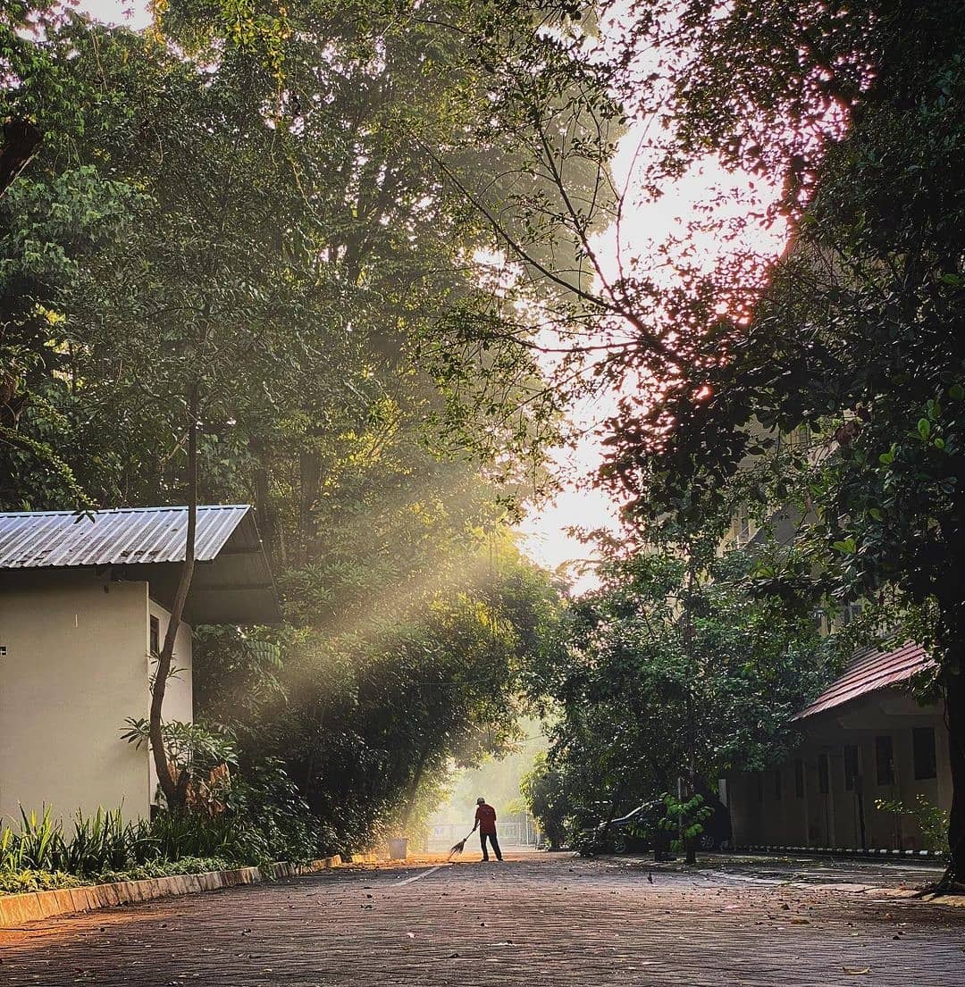 Suatu pagi di #sudutUNY, selamat pagi #sahabatUNY

foto by : @.shotoniohone