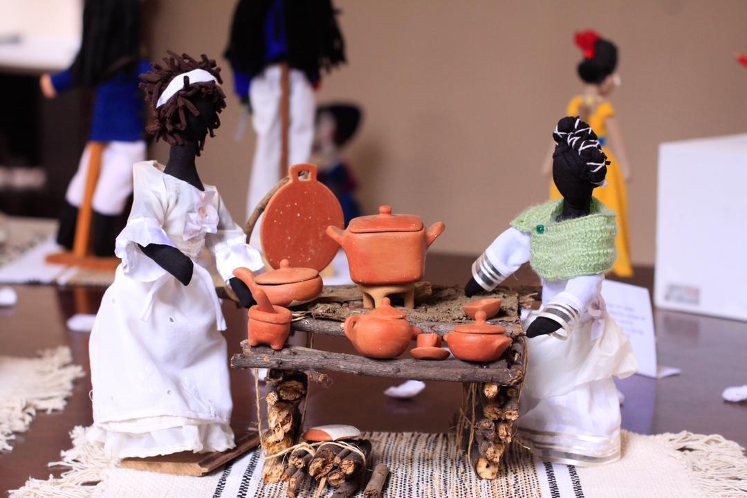 Desde la Casa "Teresa de la Parra", mujer que es símbolo de la cultura, del arte y de las letras, conmemoramos el Día Internacional de la Mujer. Mi saludo y abrazo a todas las mujeres venezolanas y del mundo, en este día maravilloso. ¡Esta es una Revolución Feminista!