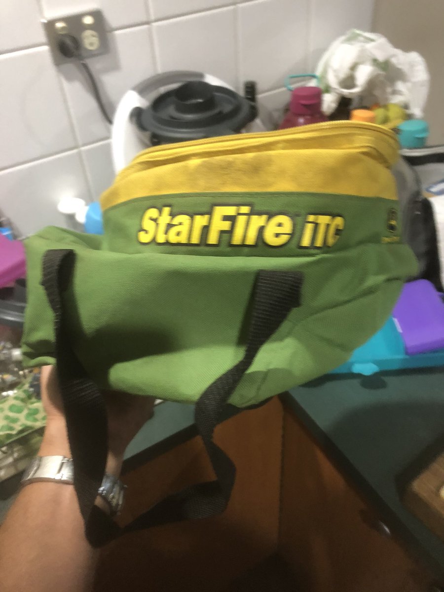 I guess this old lunchbox is defunct now too😫😫 Anyone got a Starfire 3000 lunchbox for sale ? 😂😂😂#johndeere #greenstar