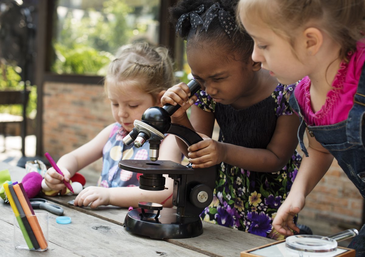 handsonstem4all's tweet photo. Happy #InternationalWomensDay! We're celebrating the women of STEM who are transforming the world. Let's continue to challenge expectations, break down barriers, and lift up the next generation.   #IWD2021 https://t.co/VnMkWbLfv8