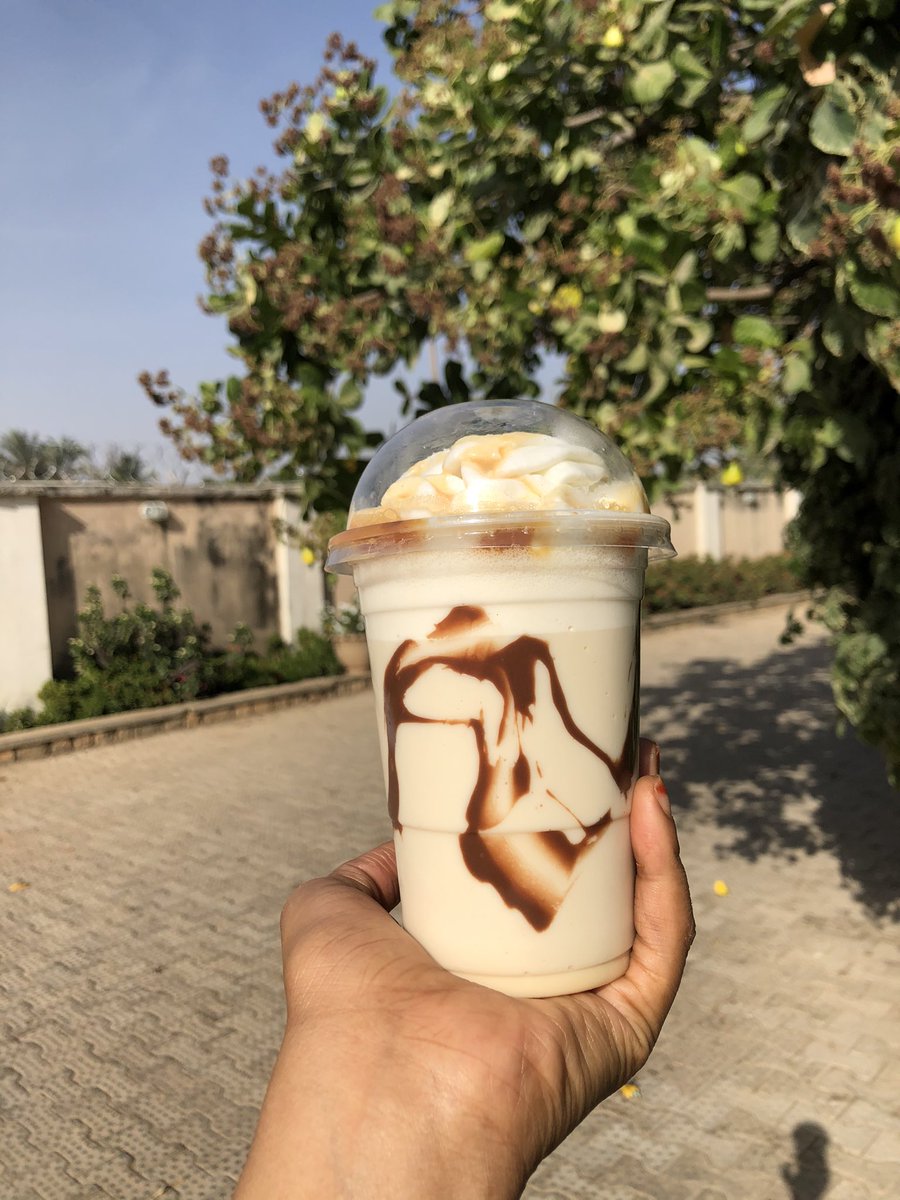 snack_dive's tweet photo. Caramel Milkshake https://t.co/JDmDRSsMuL