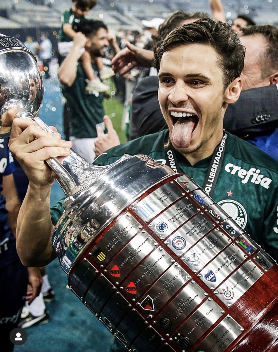 pilintro's tweet photo. Perfil dedicado a idolatrar Raphael Cavalcante Veiga https://t.co/61MAK1q5h1
