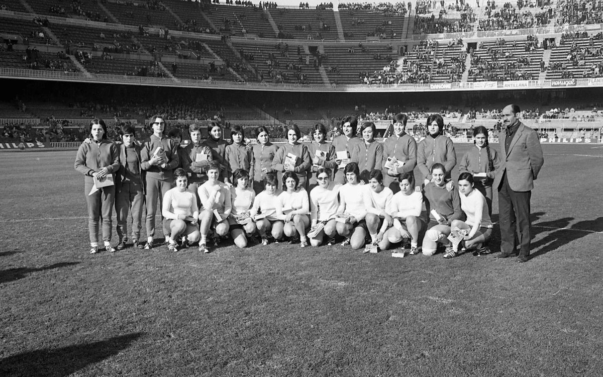 edu_rov's tweet photo. En uns moments que no havien de ser fàcils, unes pioneres varen posar la primera perdra dins d'un esport molt, massa, masculinitzat. Gràcies per ser-hi, gràcies per fer-ho possible. Gràcies mare! https://t.co/3XOgkQLl1x