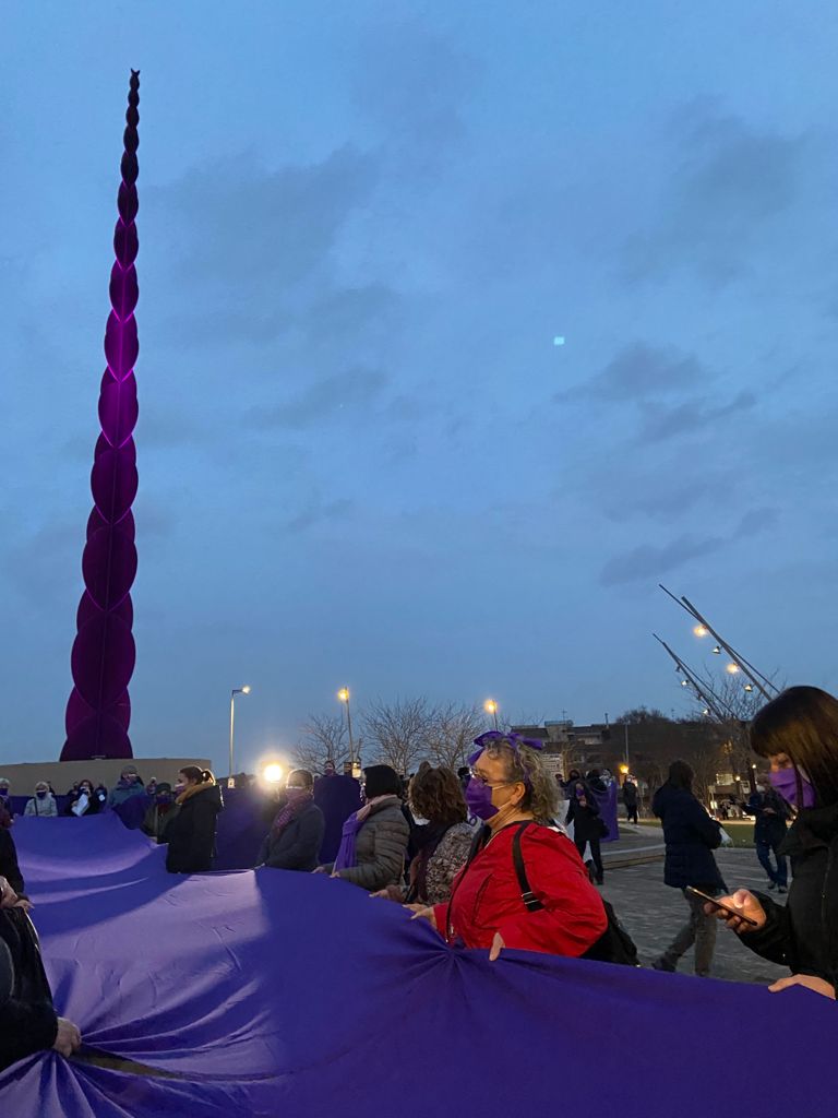 Acte de l'8M a #Terrassa.
#SomDonesSomEssencials 
#8M2021 
#TerrassaFeminista
#CCOOFeminista
@MribelAynDoming @DonesCCOOCat 
@ccoocatalunya