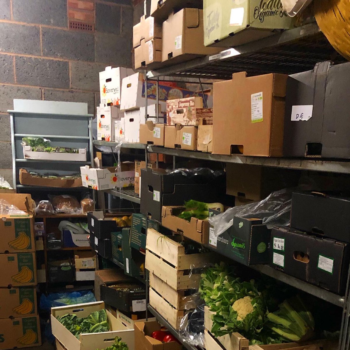 Down2EarthOrg's tweet photo. Start of the week Vs. End of the week😆🥵 

#BehindTheScenes #BoxScheme #organic https://t.co/Z1D9x363Gt