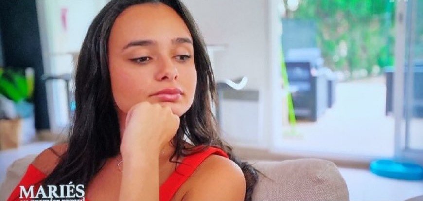 Trinaofficiel's tweet photo. Si la Prod des Anges lui signe pas un contrat, je suis Eva Mendes. 
#MariesAu1erRegard #mapr https://t.co/ltB4ZnRFGW