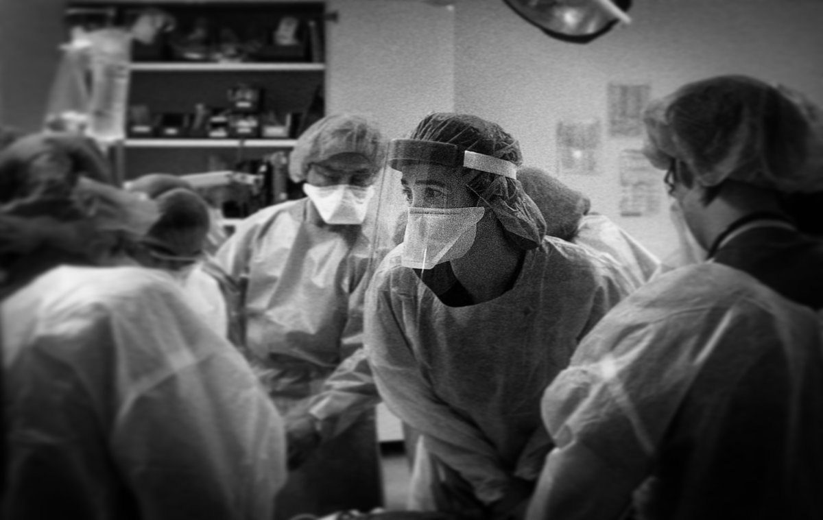 NBCNightlyNews's tweet photo. Dr. Scott Kobner, an ER physician at Los Angeles County-USC Medical Center, captured the pandemic's impact on the hospital with his camera.

@LesterHoltNBC shares his story tonight at 6:30pm ET/5:30pm CT for more (check local listings). https://t.co/nfEYi9u0oy