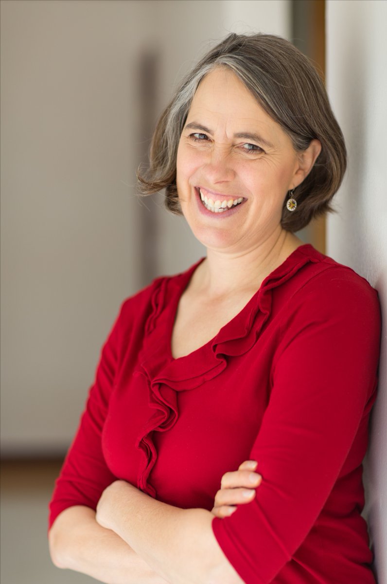 McDanielCollege's tweet photo. Annette Bay Pimentel, online lecturer for @mcdanielgps Writing for Children &amp; Young Adults program, has won a national award for her children’s book, “All the Way to the Top: How One Girl’s Fight for Americans with Disabilities Changed Everything.”
https://t.co/waDsMqdUsq https://t.co/37wguVeKle