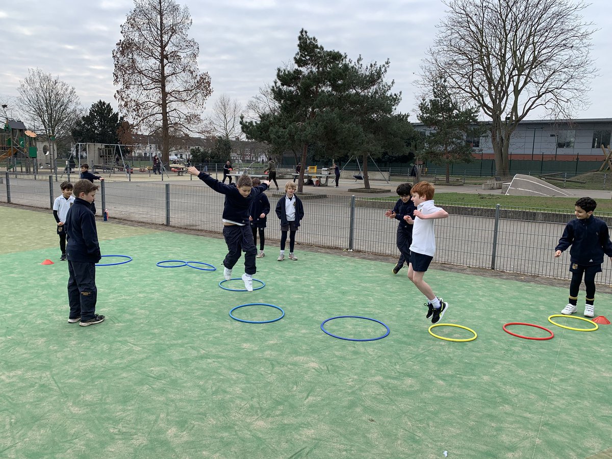FPS_Sport's tweet photo. Day 1 back at school and here is a snapshot of our pupils having lots of fun during their PE lessons! #SAQ #funwithfriends #fulhamfamily https://t.co/vntMoQyziR