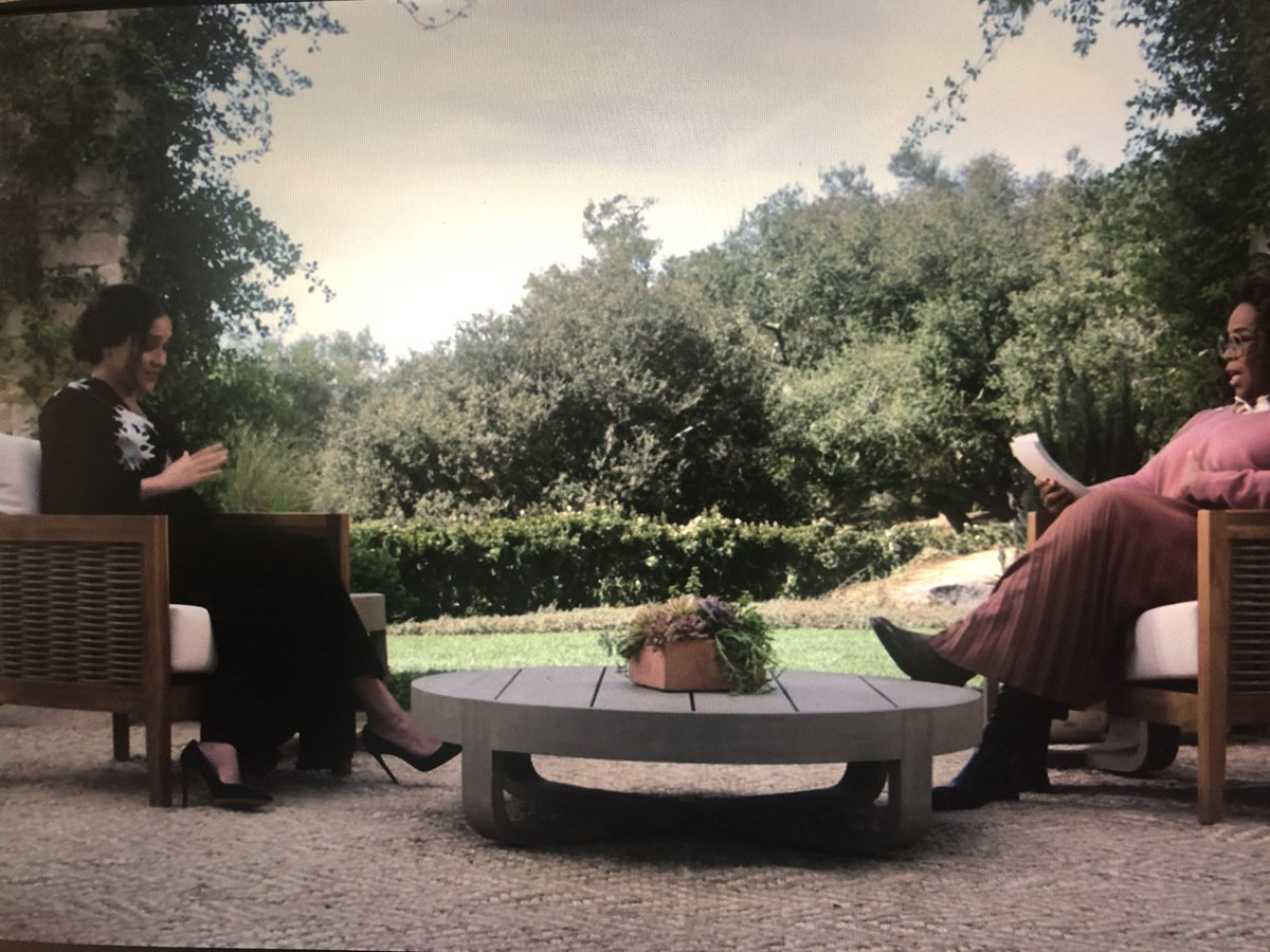 Pitching my idea for #channel4 to give the people what they want.
 #Gogglebox Royal family edition? The monarchy watching all of their laundry being aired on #Oprah

#MeghanandHarryonOprah