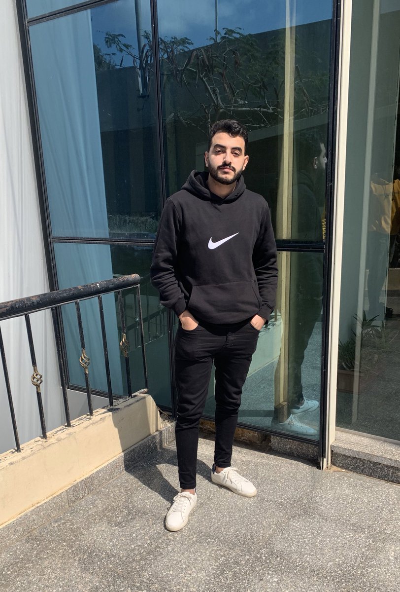 mahmooud_1's tweet image. Always smile ✨