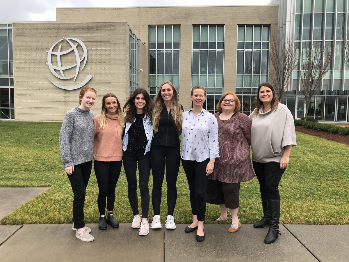 When we learned that many of our patients &amp; families lacked easy access to women’s health care, we rallied student volunteers to help address the need. So, to mark #InternationalWomensDay, we share with you how our Dignity Project came to be ➡️ bit.ly/commonthreads0…