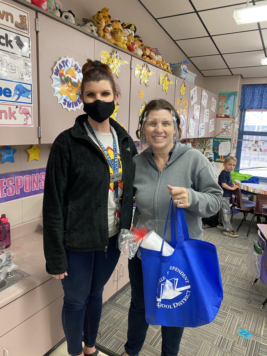 ITS_SQUAD_'s tweet photo. Congratulations to our 4th 6 weeks primary #techytwittertakeover winner, Mrs. Koerlin! #NimitzBEST #KISDBEST https://t.co/nDVtk0oLIQ