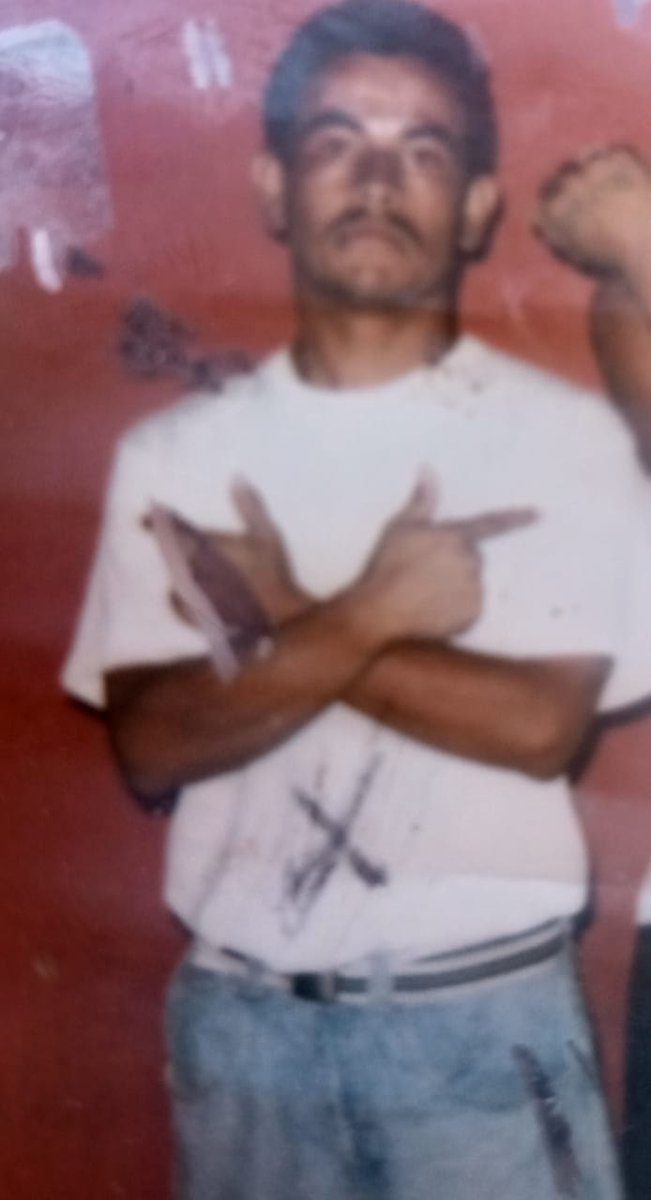 DesapGto's tweet photo. #TeBuscamos Regulo Marcelino Ramos Ramos 34 años desaparecido en #León #GTO col Marsol🔔8/02/21 @diezquerra @BusquedaGto  

👉Se lo llevaron 3 personas en Jetta Gris

🆘Trae pans verde limón, playera verde militar, tenis negros, tiene tatuajes en el pecho, una muerte sin terminar https://t.co/71Uy9n8L8g