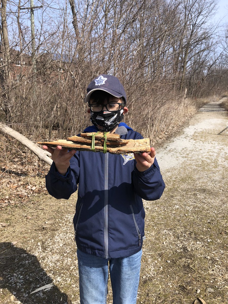 CobrasMme's tweet photo. We took art class outside today. Task: build a statue with natural things found in our school yard, name it and sketch it in your Art Journal. What a great way to spend some time outside when the sun is shining! #outdoorlearning #stem @KingsvilleCobra https://t.co/cOlBeHAVel