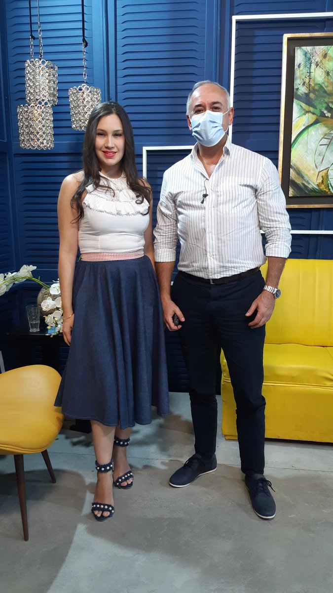 visionoficialok's tweet photo. Gracias por acompañarnos de Lun a Vie de 18 a 19hs en #60Minutos hoy nos visitó el Director del Hosp. De la 4ta Región Dr CARLOS BARRETO 
Conduce KAREN CACERES https://t.co/TgWYeA309X