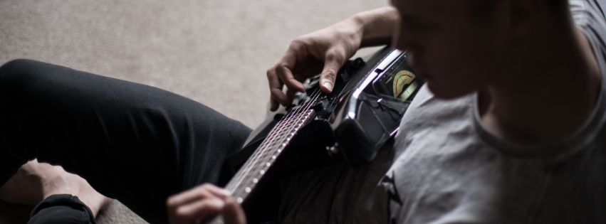 Fusion_Guitars's tweet photo. You already have all the tools you need at your fingertips! 🙌 
Learning Electric Guitar has never been easier 😎

#FusionGuitars #Fusion #Electric #ElectricGuitar #creator #innovator #music #musictechnology 

https://t.co/OlqghBN4cW https://t.co/mVYPmvAvSu