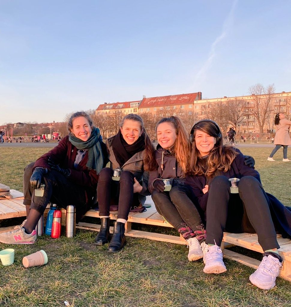 Birol Lab during #InternationalWomensDay Planing how to rule #Singlemolecule avenues into #Neurodegeneration 🔬💜🧠