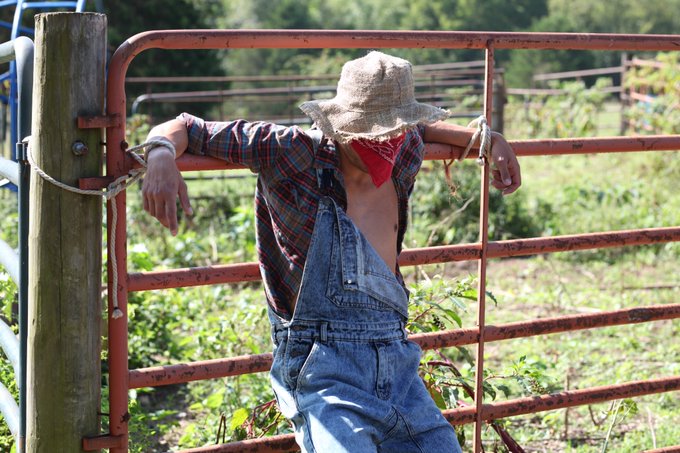 3 pic. Some of my favorite shots of @BamaRomelloxxx @NicoNova3 and Darian Foster in "The Scarecrow" on