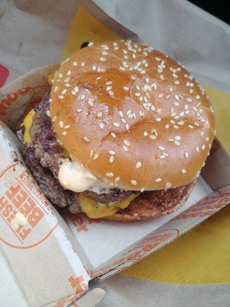 culinarygangsta's tweet photo. Double QP with mac sauce like the great Carl Ruiz did it #Ruizing https://t.co/pOnCB65zKl