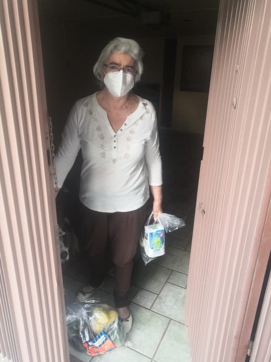 FactorRadioPue's tweet photo. ENTREGAMOS LA 177 #DespensaCentralera A  FAN DESTACADA  GRISELDA JEAN MUÑOZ DEL FRACC JARDINES DE SAN MANUEL, FELICIDADES! A PESAR DE LA #pandemia #SEGUIMOSAPOYANDO @OficialEspiral @antonioriveradl #APCA @polodelara @SarahiiMunoz @ElviraGaytanCo1 @ZaraFlores18 @Puebla1Noticias https://t.co/Js1hGdF2FY