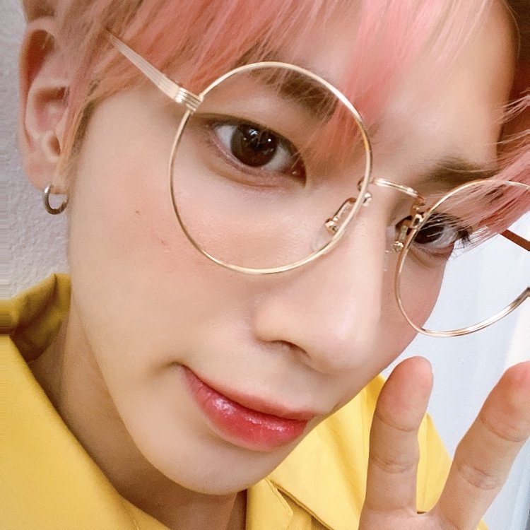 intoTXTchapter's tweet photo. ㅤㅤ💜⠀؛· oᥒᥱ drᥱᥲm 𓂃𓈒 ✨
¿Ven el brillito en los ojitos del bebé Hikaru? Es de alegría por el #AESPANTODB donde por fin podrá escuchar #MAMBAESPASS en vivo. 🥺🤲 https://t.co/V2RBt9GIXo
