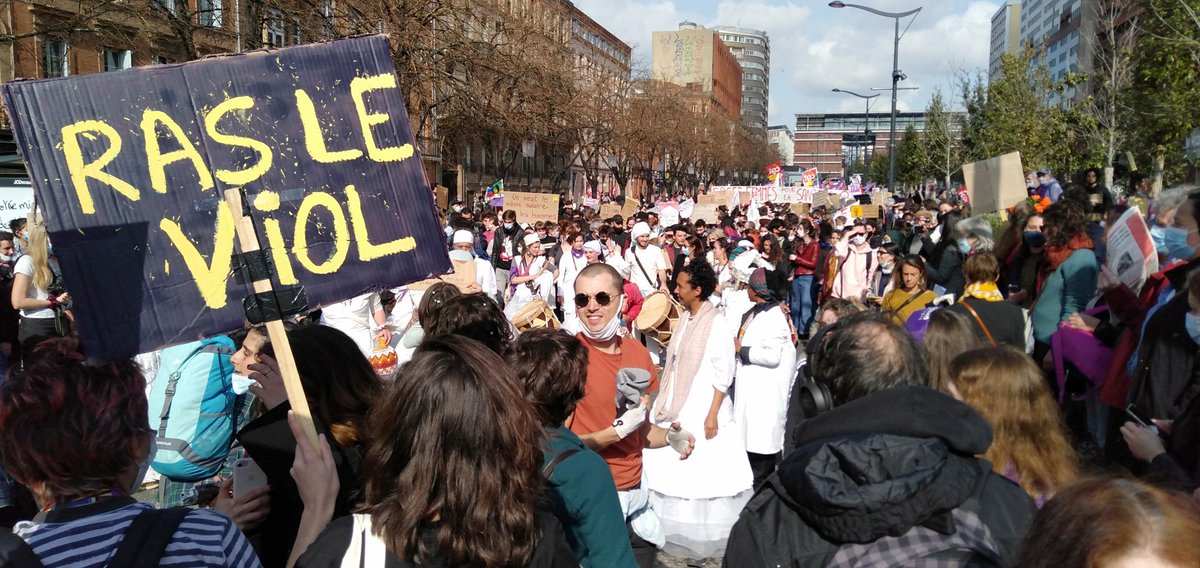CaroVauchere's tweet photo. Mobilisée ce #8mars pour la journée internationale des droits des femmes♀️✊ avec le @PSoc31 et le #CMPDF.
Lutte contre les violences, véritable egalité salariale, allongement du délai légal de l'IVG, gratuité des protections périodiques... On lâche rien ‼️ https://t.co/V4hZNHqMQt