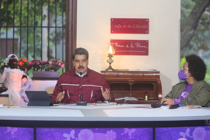 #EnVivo 🔴 | Pdte. <a href="/NicolasMaduro/">Nicolás Maduro</a>: A partir de hoy todos los créditos otorgados por el Banco de la Mujer a las mujeres emprendedoras serán entregados en Petros

#DiaInternacionalDeLaMujer  #MujeresEnDefensaDeLaPatria
