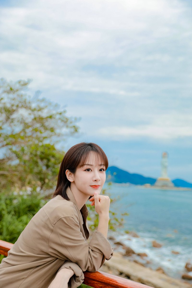 CdramaL's tweet photo. 📃 | #ThePrisonerOfBeauty baseado em romance popular. Há rumores de que a protagonista feminina #YangZi. O diretor DengKe prestou atenção em Yang Zi. Ela está se esforçando para perder mais peso. O herói não é DengLun (como muitas fofocas), e a produção começará em breve. https://t.co/KDoiVbruAI
