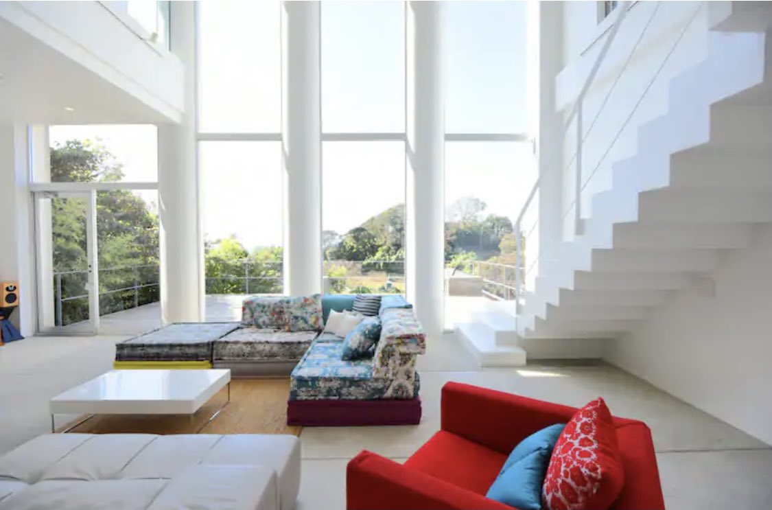 極上のエアビー体験 Airbnb Japan 鎌倉のテラスハウス な別荘 が映えすぎる T Co Nluu77igns お値段 70 530円 宿泊可能人数 6人 人気の高い湘南エリアの白を基調とした物件 テラスから空と海の眺望を楽しむことが出来きる ペットも同伴