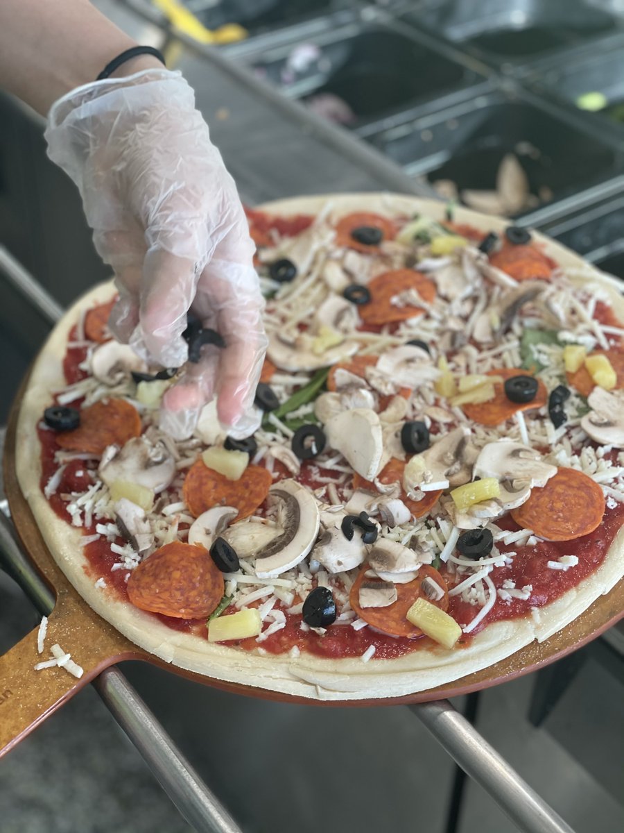 FirenzaKitchen's tweet photo. Got plans this weekend? Join our Mad Dough Rewards loyalty program and download our app before you visit us this Sunday 🍕 3️⃣.1️⃣4️⃣ https://t.co/3wsGossDaJ https://t.co/DE1ksFIZyi