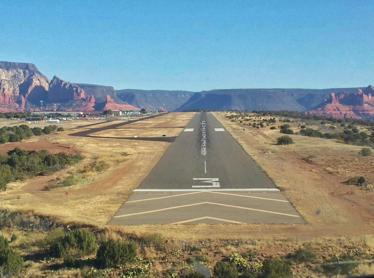 KiahErlich's tweet photo. The approach into #KSEZ is one of my favorites with 360° views of the red rocks. #FlightDeckMonday #Flying #avgeek #avgeeks #SR22 https://t.co/7sG4PO9ZLU