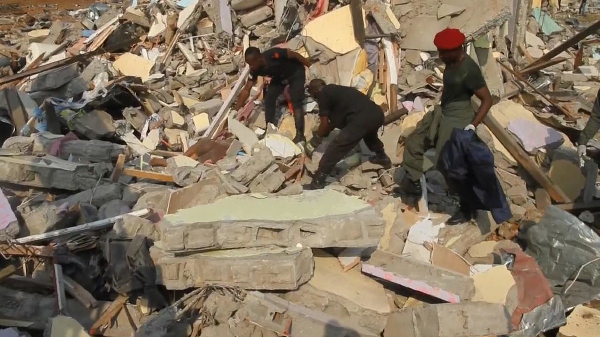 Guinea Ecuatorial: se eleva a 98 el número de muertos tras explosión en instalación militar f24.my/7Rig.t