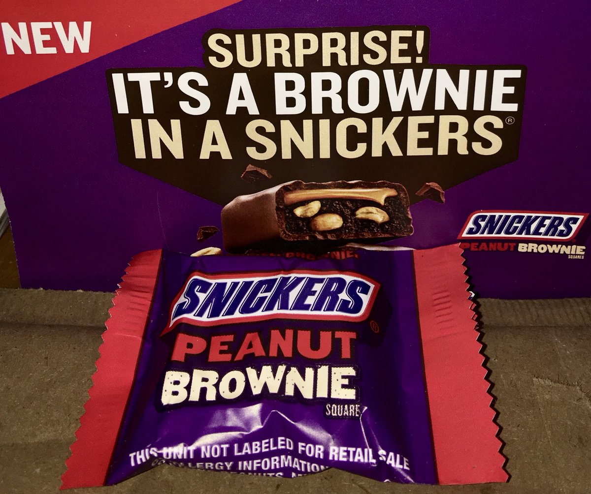 pkas0206's tweet photo. Yummy 😋 Can’t wait to bite in my free @SNICKERS I got free from @amazon @alexa99 samples #tryfree #freesamples #freebies #surprise #snickersbrownie #Influenster #brandreviewer #sampler #fun #ambadassador #brandambassador #nochocolateforpets https://t.co/VKBQtj1qRK