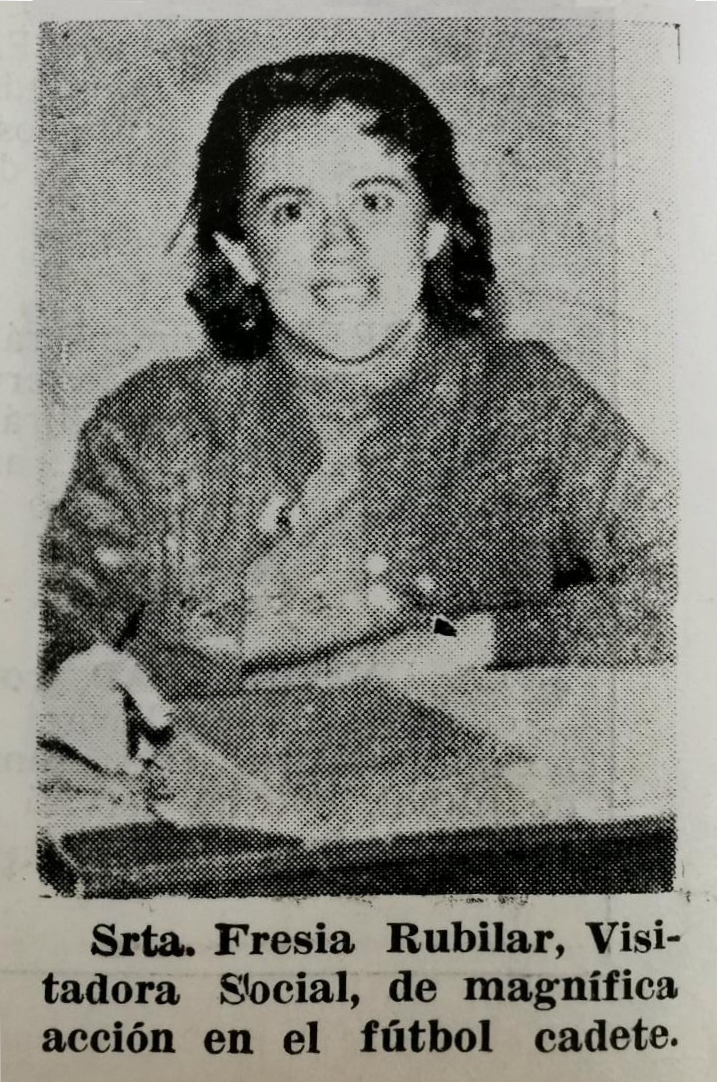 En el Día Internacional de la Mujer también honramos a doña Fresia Rubilar, pilar fundamental del proyecto institucional que dio a luz al exitoso Ballet Azul, en su rol de Visitadora Social dentro del Departamento de Bienestar de nuestro club desde 1948. #MarzoAzul. Sigue ->