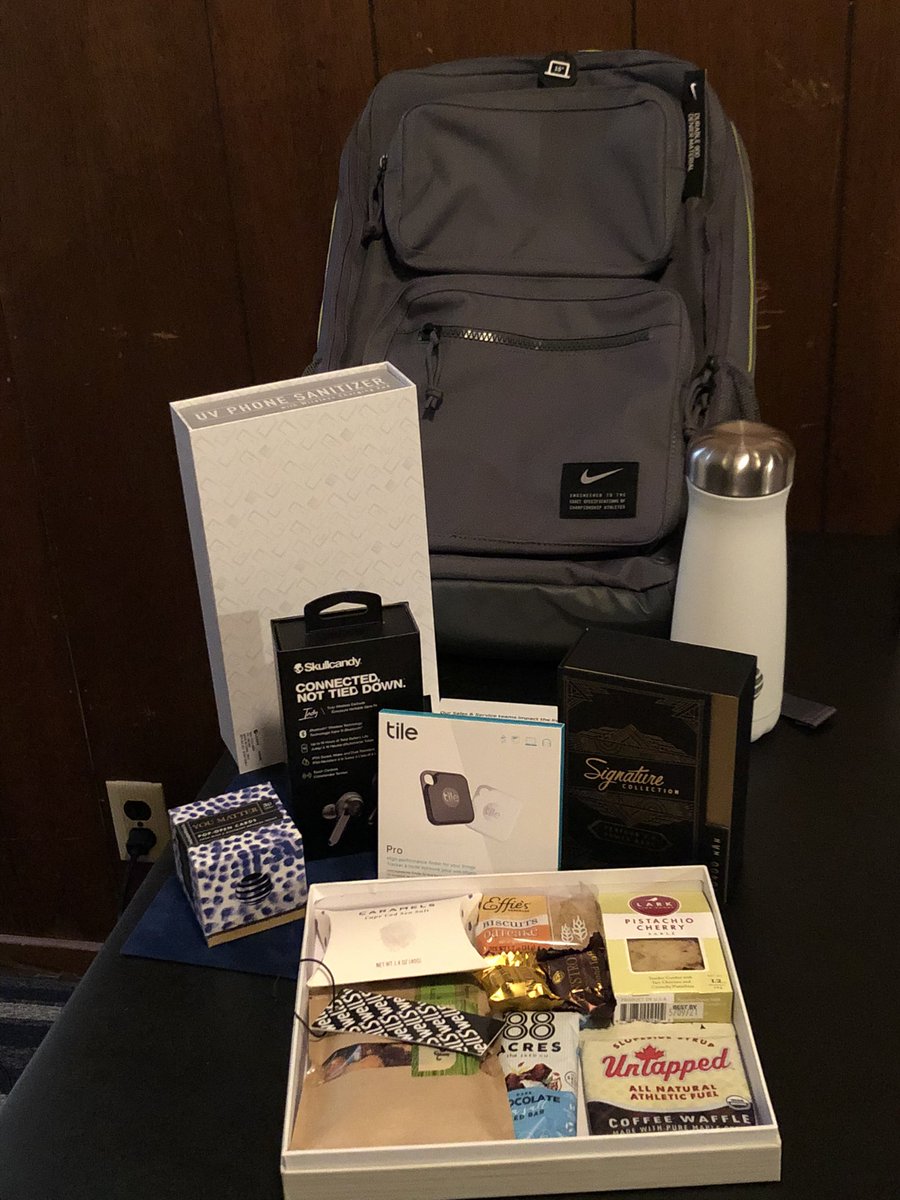 AJensdn's tweet image. Thanks so much to AT&amp;amp;T for the recognition and gifts 🎁 #MDUnique  #HowBizaerr #LifeatATT