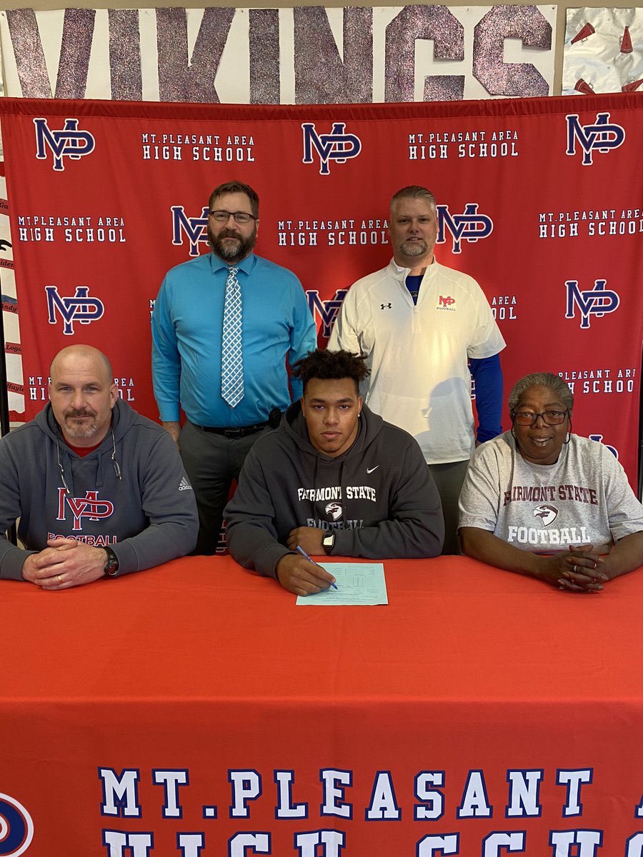 Congrats Ian Fasano on signing with Fairmont State to play football. 
<a href="/BillBeckner/">Bill Beckner</a> 
<a href="/WestmorelandSN/">Westmoreland Sports Network</a> 
<a href="/Cover3_ATH/">Cover Three Athletics</a>