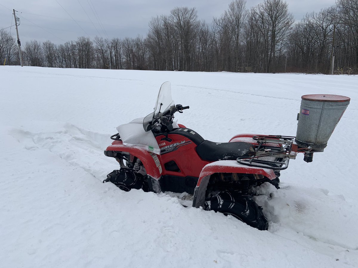 RedTractors86's tweet image. Yup we still got too much snow for that. Almost needed a tow today puttin clover seed on. #fulllock #fullsend
