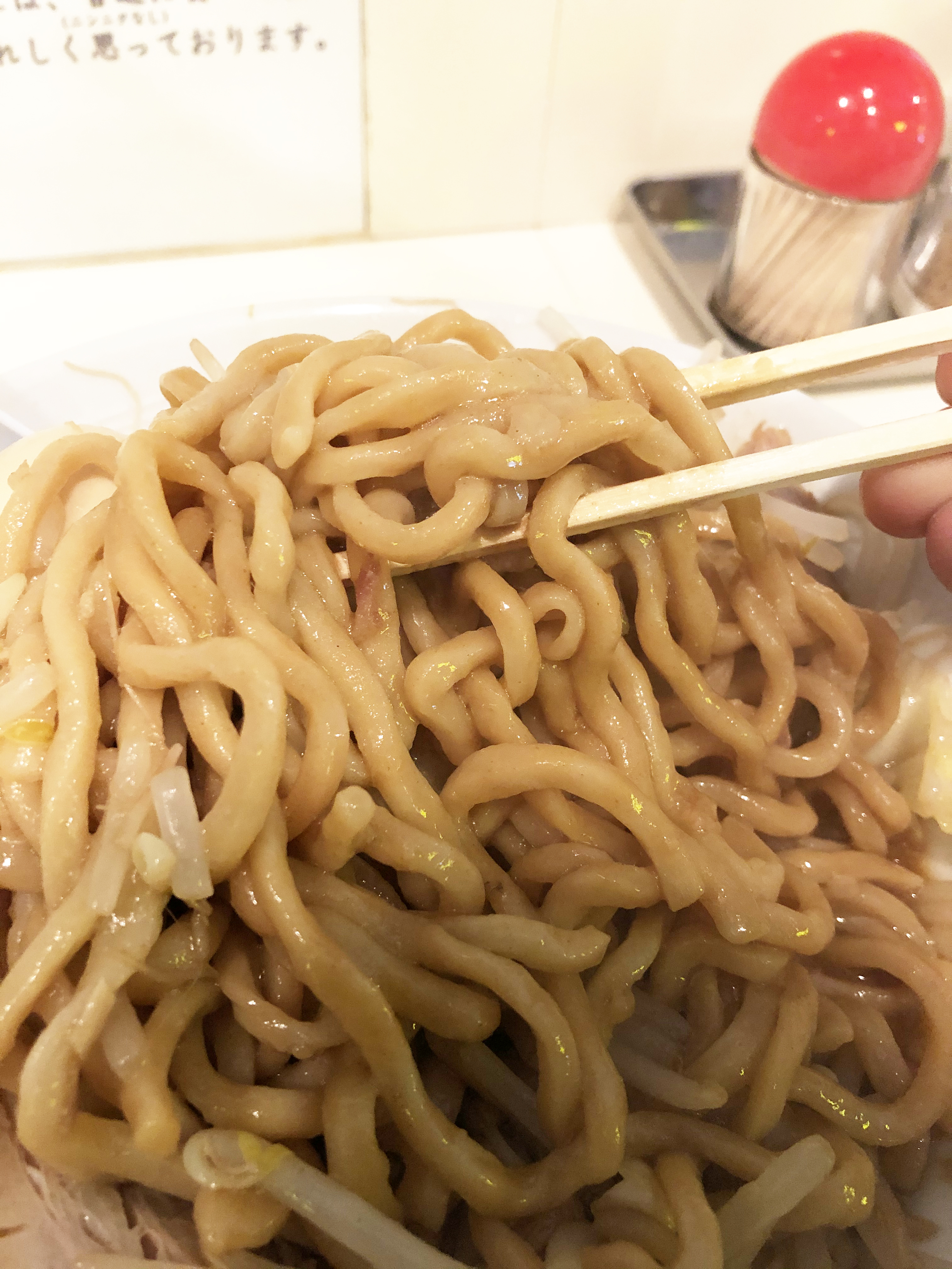 チェの天下御麺 麺家 ぶんすけ 浅草 浅草で唯一二郎系が食えるお店 カエシも暴力的でインスパとしての出来は上々 など数字でコールするのも独特でユニーク 麺家ぶんすけ 二郎系 浅草 非乳化 T Co Vv6dnj6tpr T Co Visua8zeiq