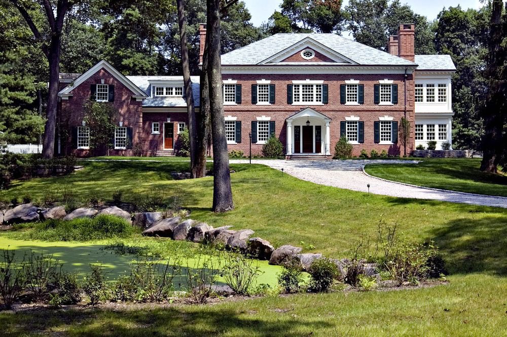 IanMatthewMusic's tweet photo. “When I say I’m from Connecticut”
What People Think.          Vs.        Reality https://t.co/j1lxDXAtIQ