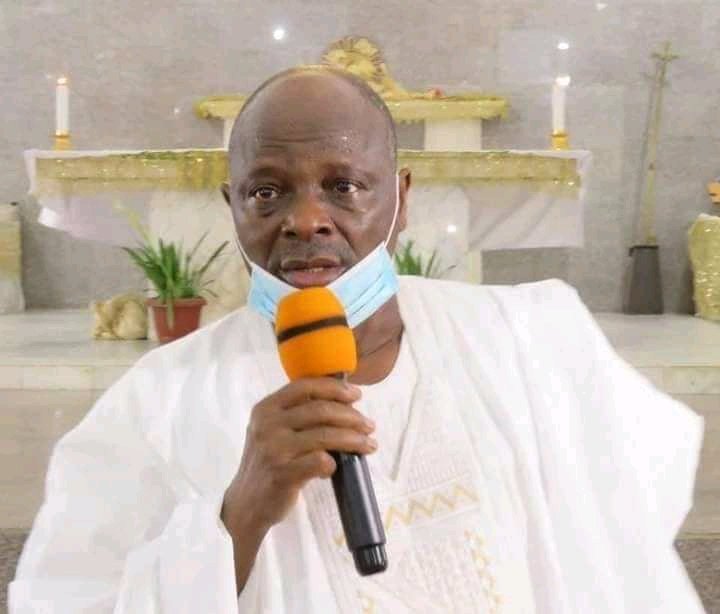 Audunjabberi yana koyar da zagin matan ANNABI SAW da sahabban sa. Shi kuwa kwankwaso coci ya shiga yana cewa ba laifi musulmi ya shiga coci yayi addu'a irin ta su. Shin ko a ina yasamo wannan fatawar?