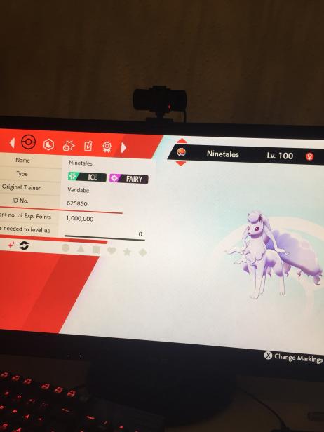 I'm not posting a lot but i thought it would be cool to share that i hatched my first ever shiny pokemon today.. took exactly 300 eggs :o